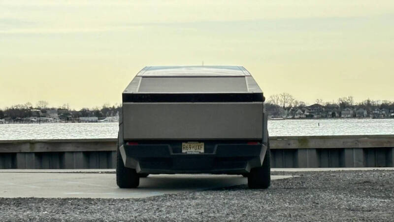 2024 Tesla Cybertruck