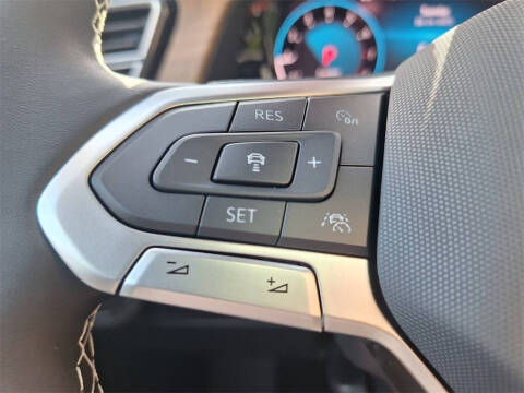 2025 Volkswagen Atlas SE