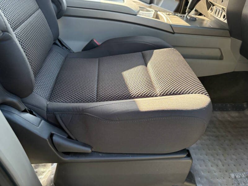 2004 Nissan Armada SE
