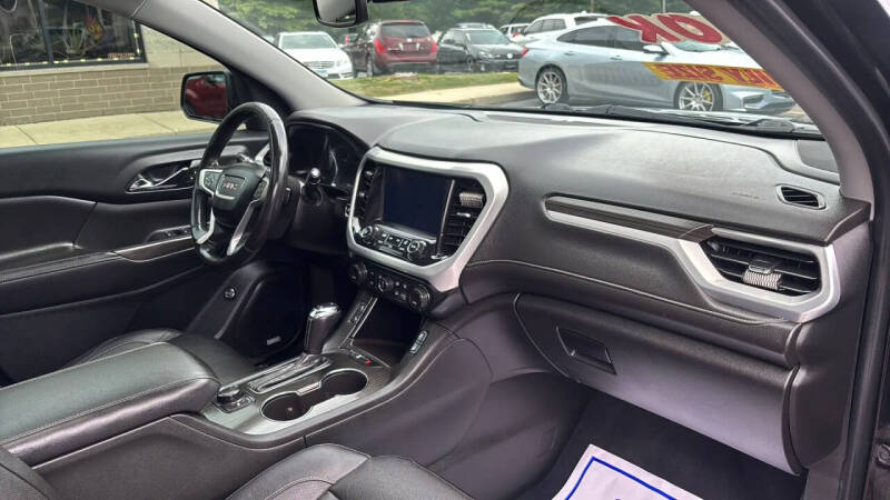 2017 GMC Acadia SLT-1