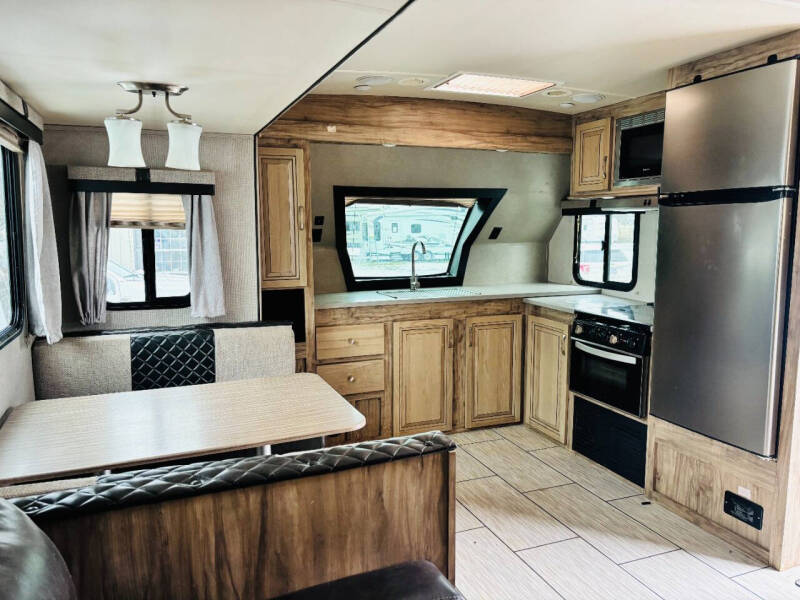 2020 Palomino Solaire 260FKBS