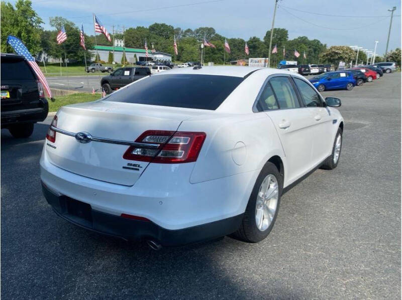 2015 Ford Taurus SEL