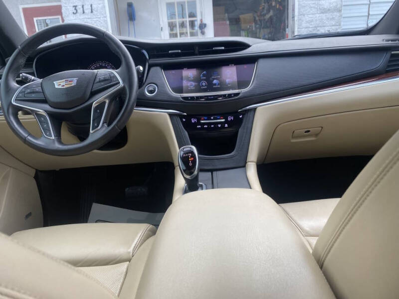 2017 Cadillac XT5 Luxury