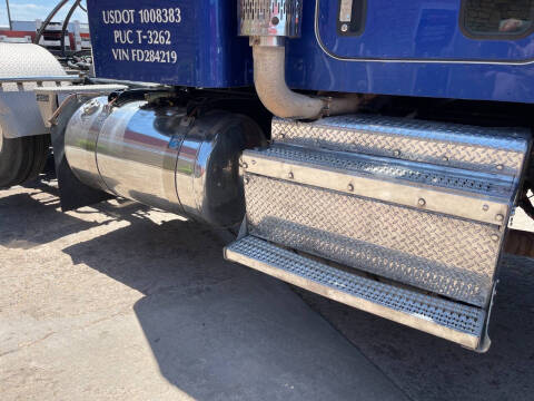 2015 Peterbilt 389