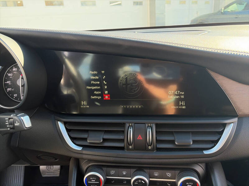 2017 Alfa Romeo Giulia Ti