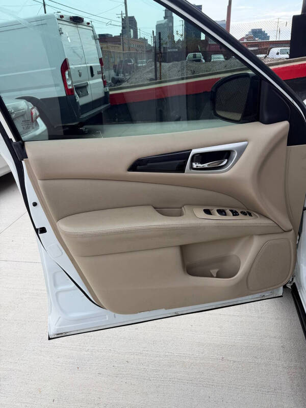 2013 Nissan Pathfinder SV