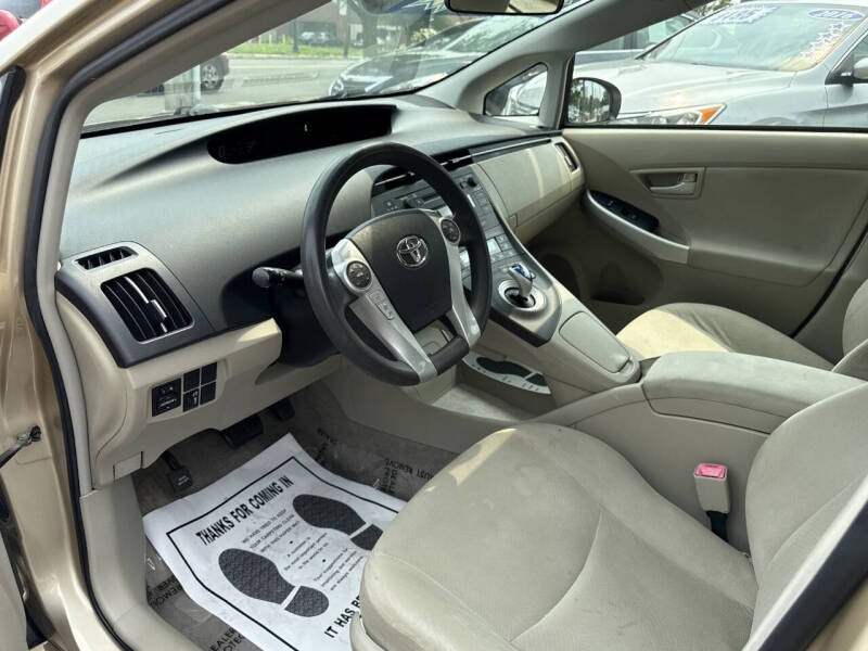 2010 Toyota Prius III