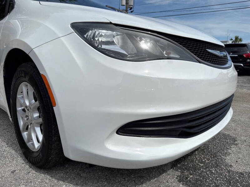 2020 Chrysler Voyager LXi