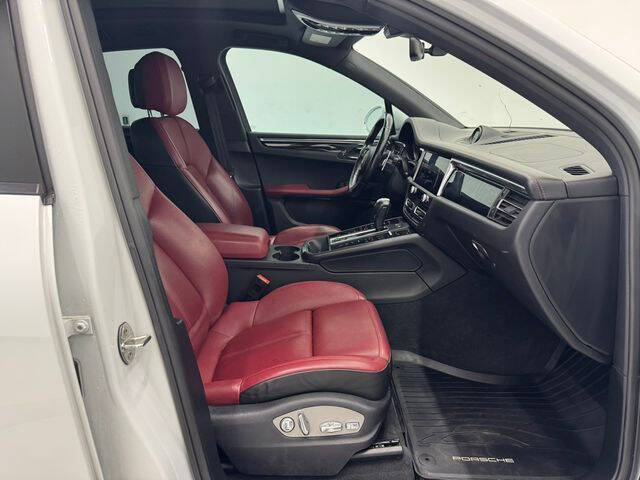 2022 Porsche Macan S