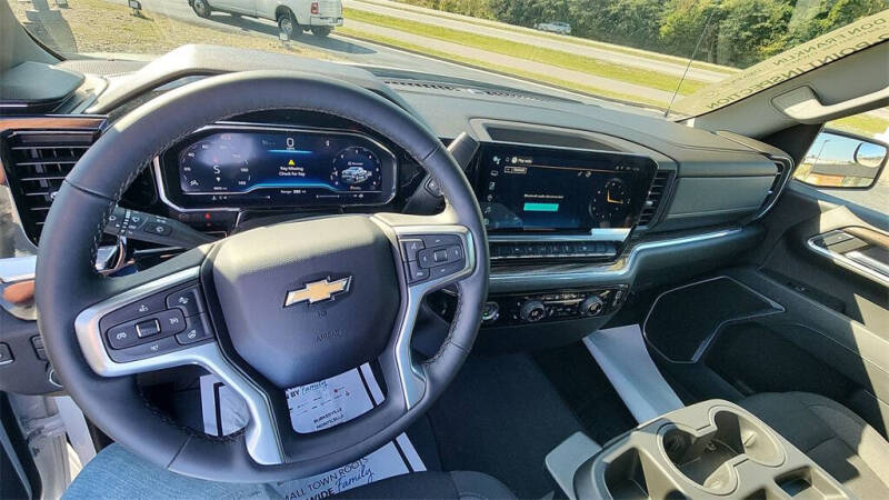 2024 Chevrolet Silverado 1500 LT