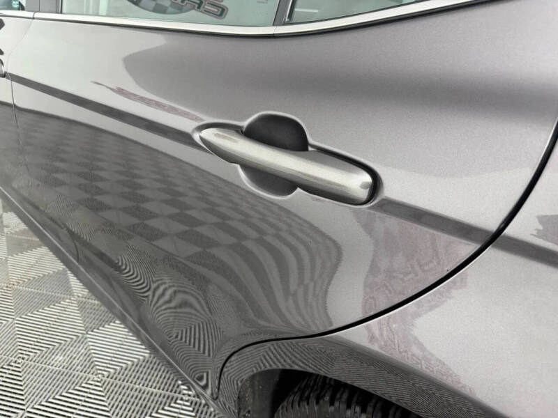 2021 Toyota Camry Hybrid LE