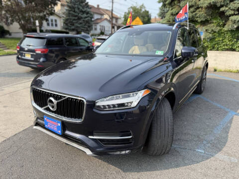 2016 Volvo XC90 T6 Momentum
