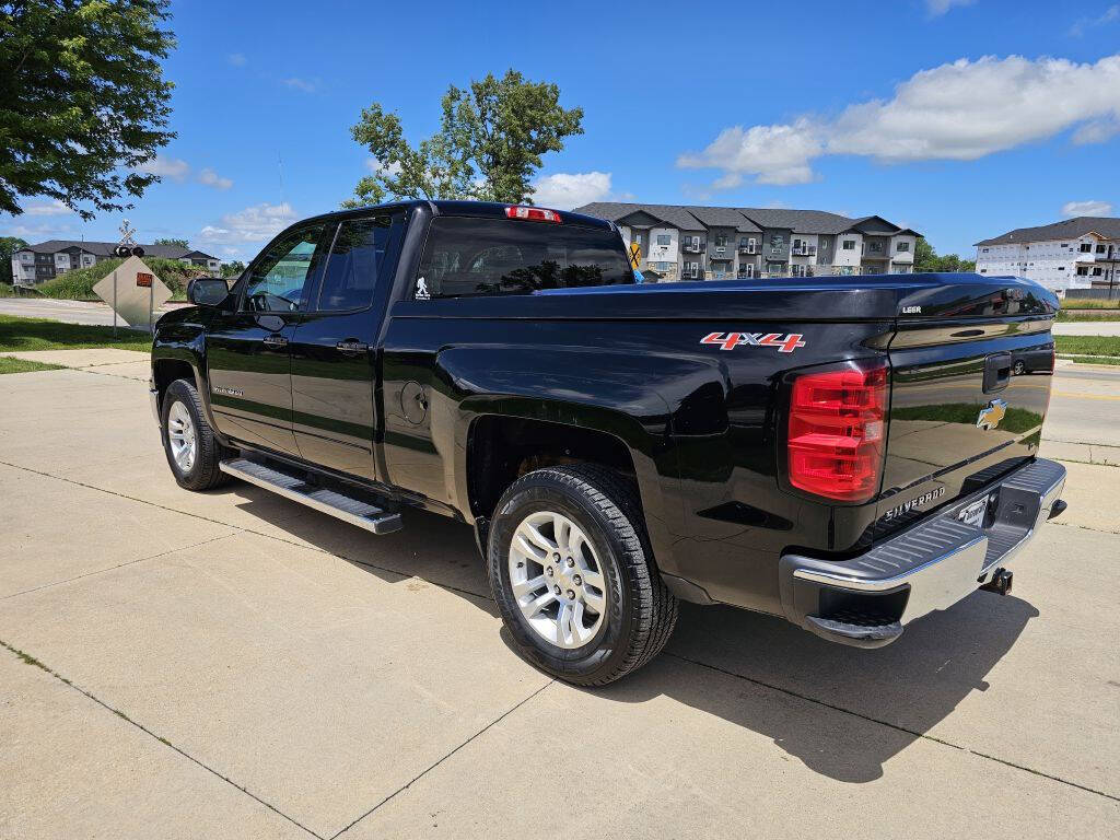 2015 Chevrolet Silverado 1500 for sale at Bigfoot Auto in Hiawatha, IA