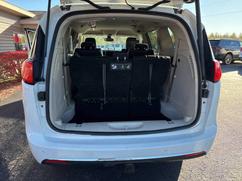 2017 Chrysler Pacifica Touring-L Plus