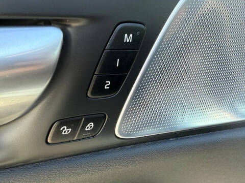 2024 Volvo S60 B5 Ultimate Dark Theme