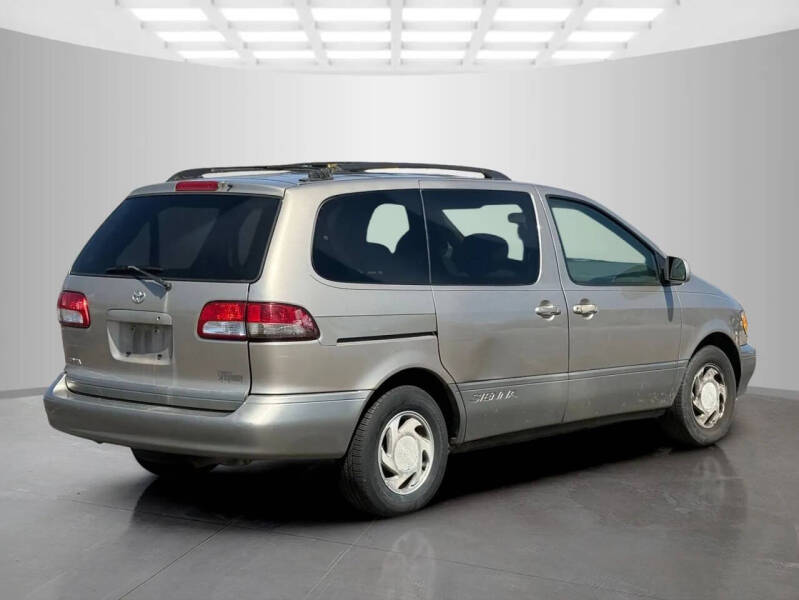 2002 Toyota Sienna