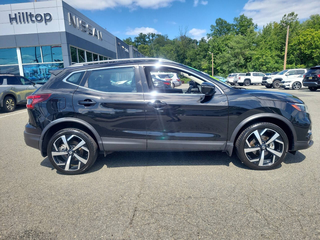 2021 Nissan Rogue Sport for sale at HILLTOP NISSAN in East Hanover, NJ