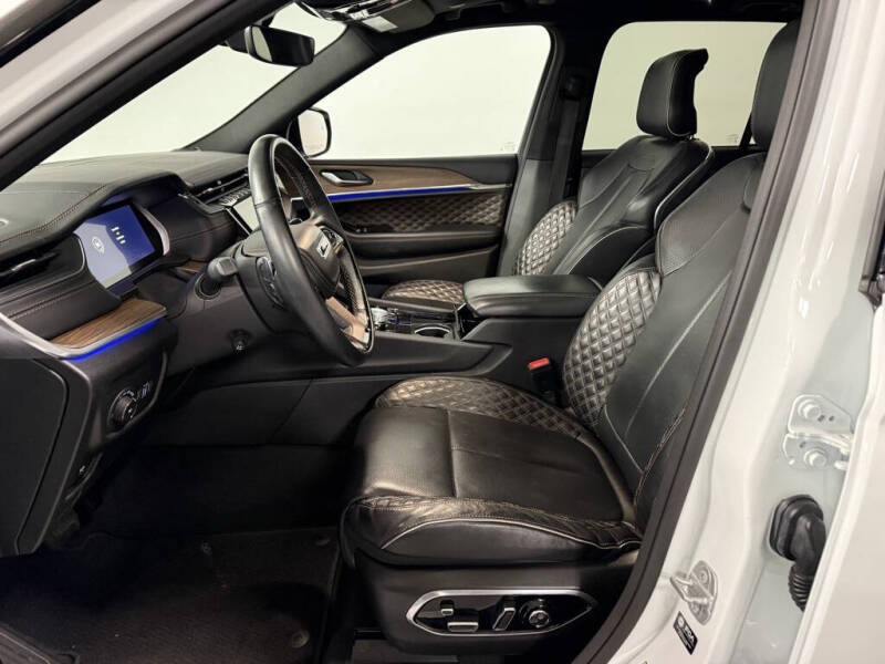 2022 Jeep Grand Cherokee Summit