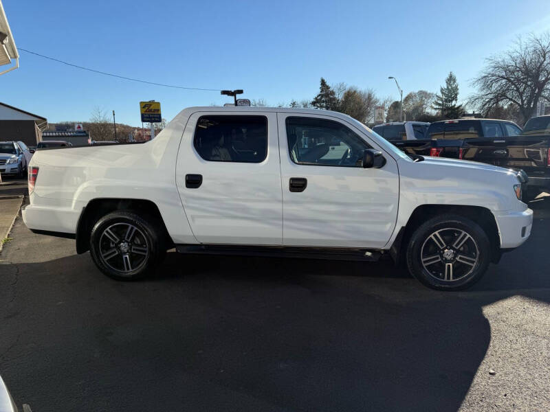 2014 Honda Ridgeline Sport photo 5