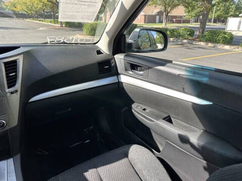 2011 Subaru Outback 2.5i Premium