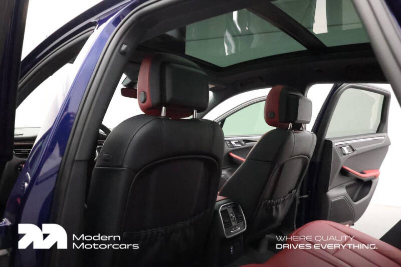 2025 Porsche Macan S