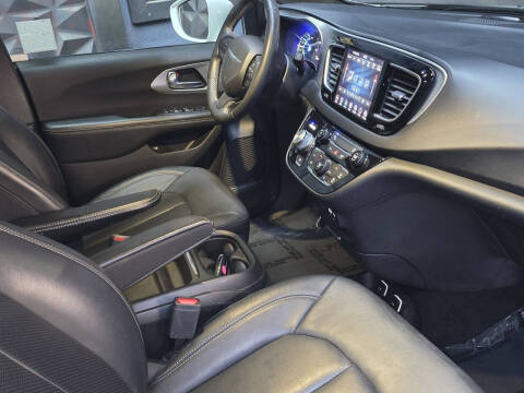 2019 Chrysler Pacifica Hybrid Touring L 35th Anniversary