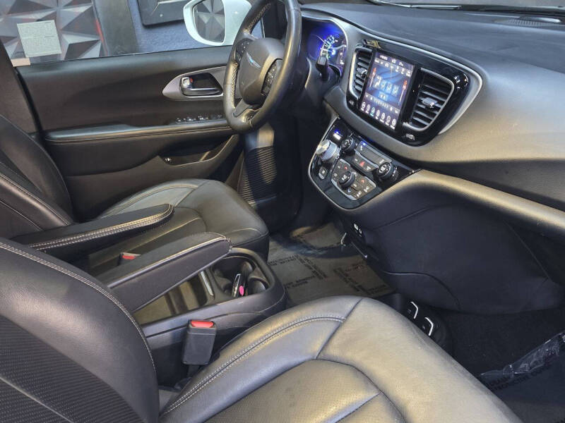 2019 Chrysler Pacifica Hybrid Touring L 35th Anniversary