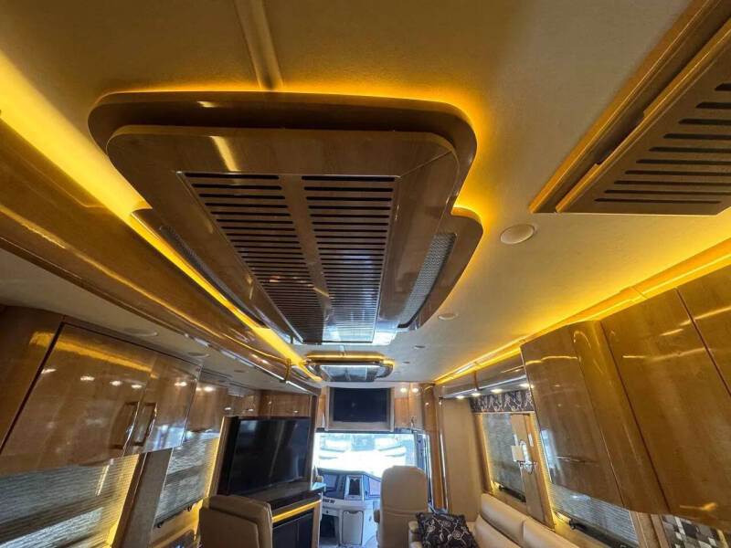 2018 Freightliner XCM Chassis