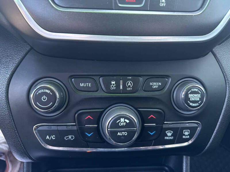 2022 Jeep Cherokee Trailhawk