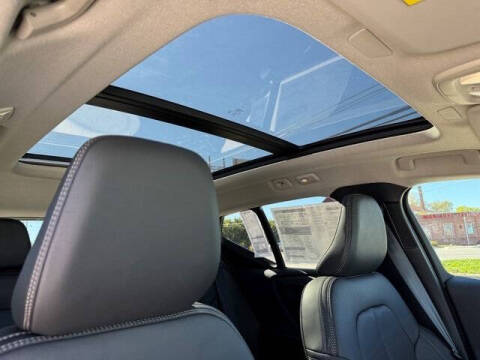 2026 Volvo XC40 B5 Plus