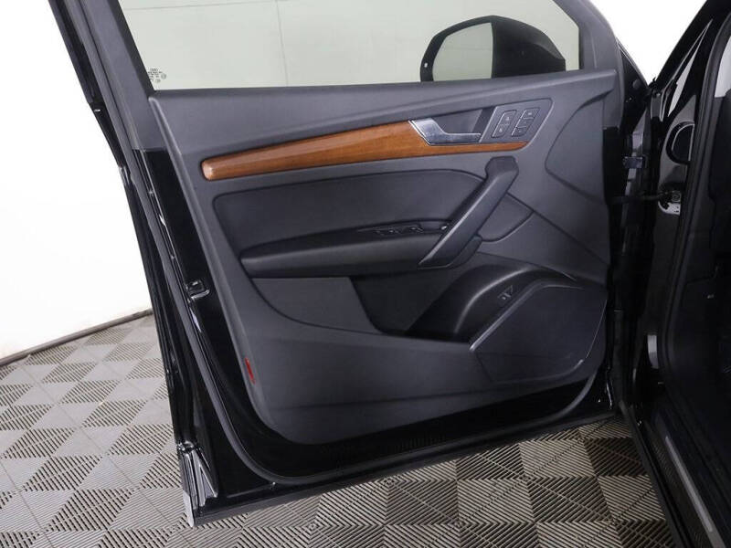 2023 Audi Q5 quattro Premium 40 TFSI