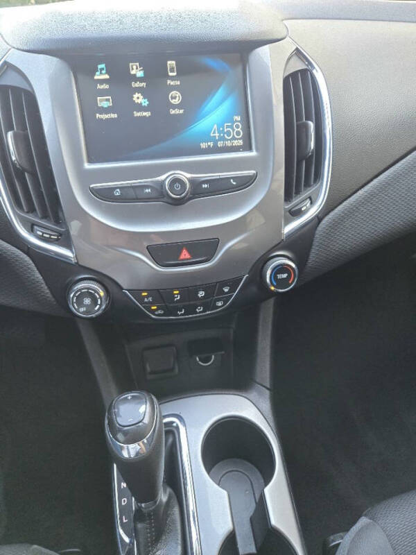 2017 Chevrolet Cruze LT Auto