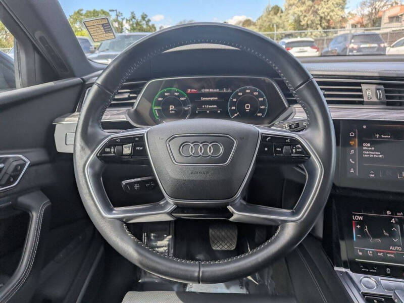 2019 Audi e-tron quattro Prestige