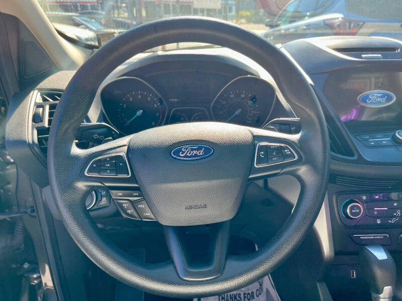 2017 Ford Escape SE photo 9