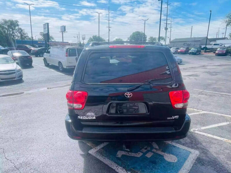 2005 Toyota Sequoia SR5