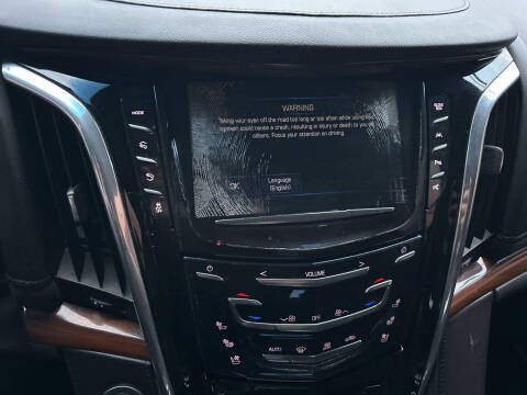 2017 Cadillac Escalade Luxury