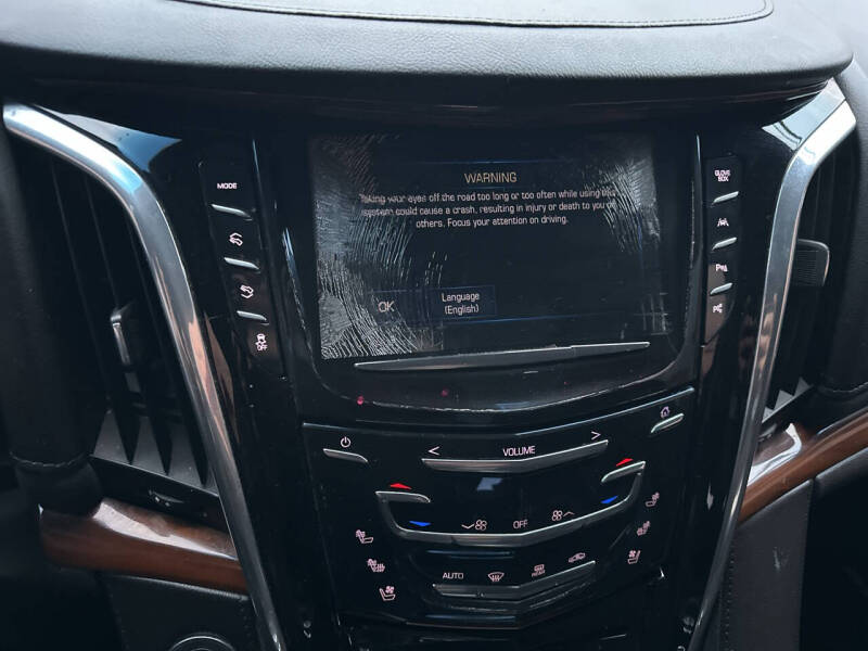 2017 Cadillac Escalade Luxury