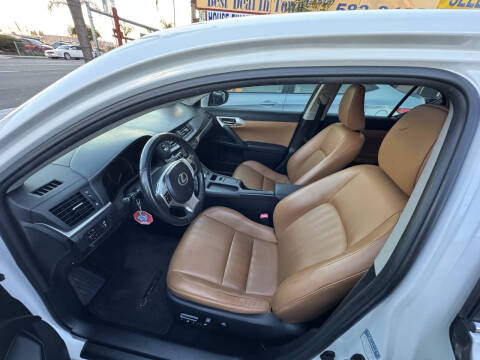 2011 Lexus CT 200h Premium