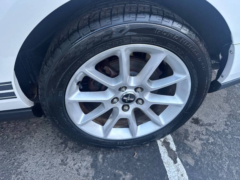 2011 Ford Mustang V6 Premium