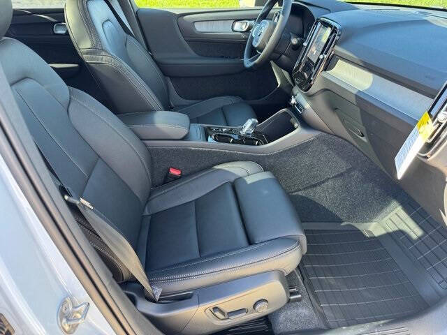 2026 Volvo XC40 B5 Plus