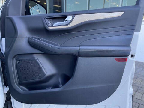 2021 Ford Escape Hybrid Titanium