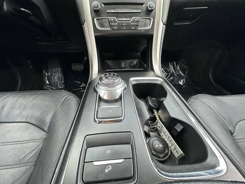 2017 Ford Fusion Energi SE Luxury