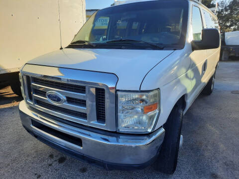 2008 Ford E-Series Wagon for sale at Autos by Tom in Largo FL