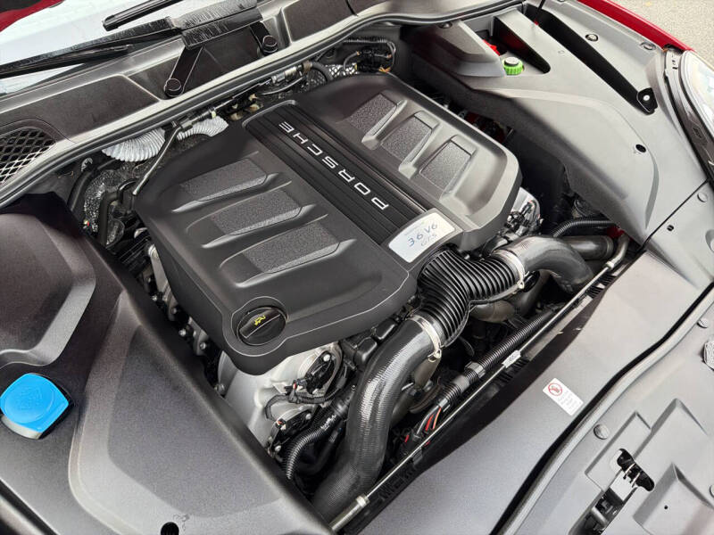 2016 Porsche Cayenne GTS