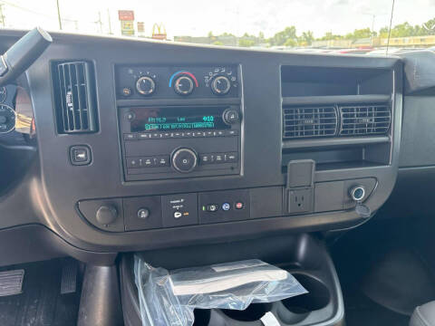 2025 Chevrolet Express 3500