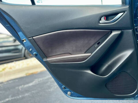 2018 Mazda MAZDA3 Touring