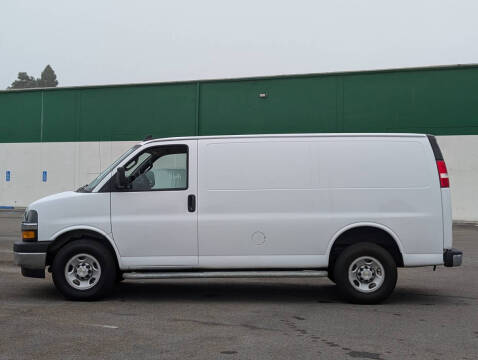 2022 Chevrolet Express 2500