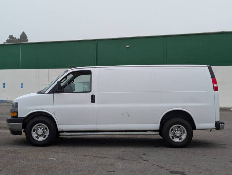 2022 Chevrolet Express 2500