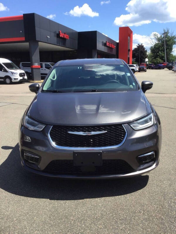 2023 Chrysler Pacifica Touring L