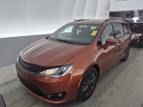 2018 Chrysler Pacifica Touring Plus